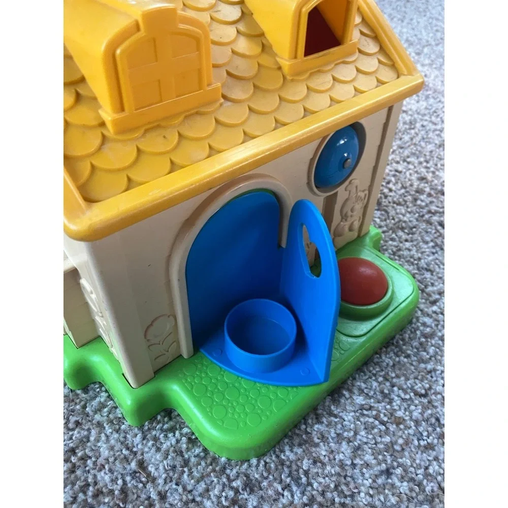 Vintage 1984 Fisher-Price Activity Playhouse 136 Carry Handle Toy Made in USA